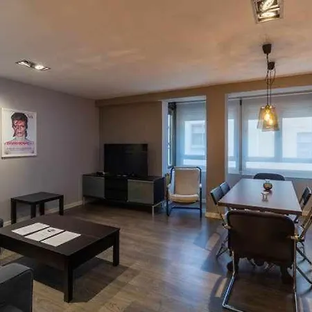 La Farola Apartament *